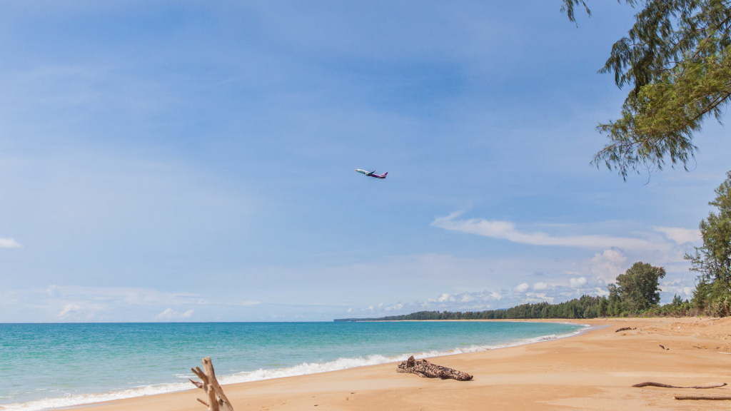 Plage de Mai Khao