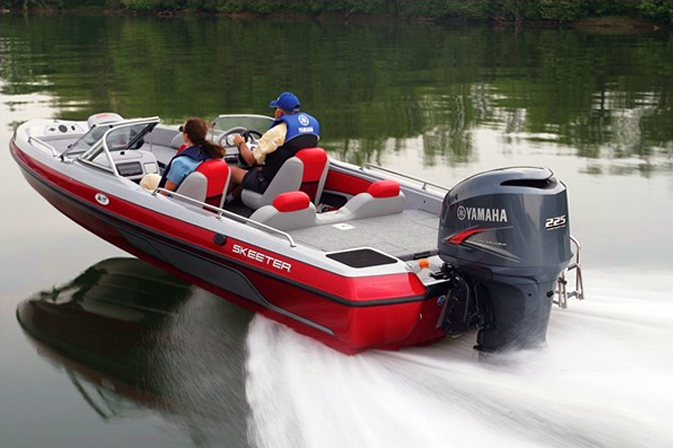 choisir un bateau sous le moteur