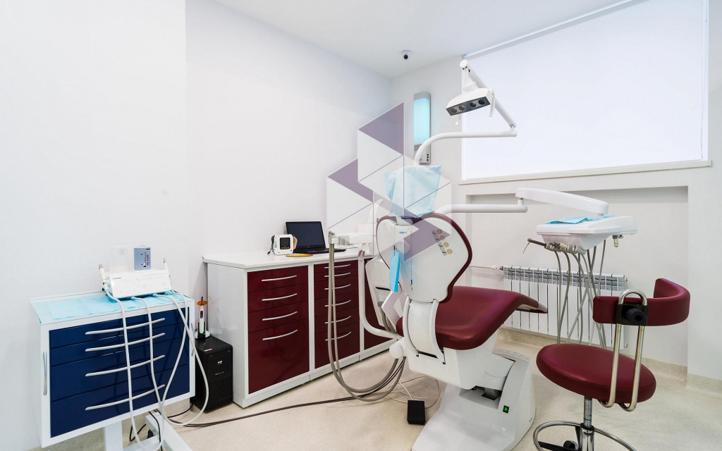 CENTRE DE DENTISTE ESTHÉTIQUE.jpg