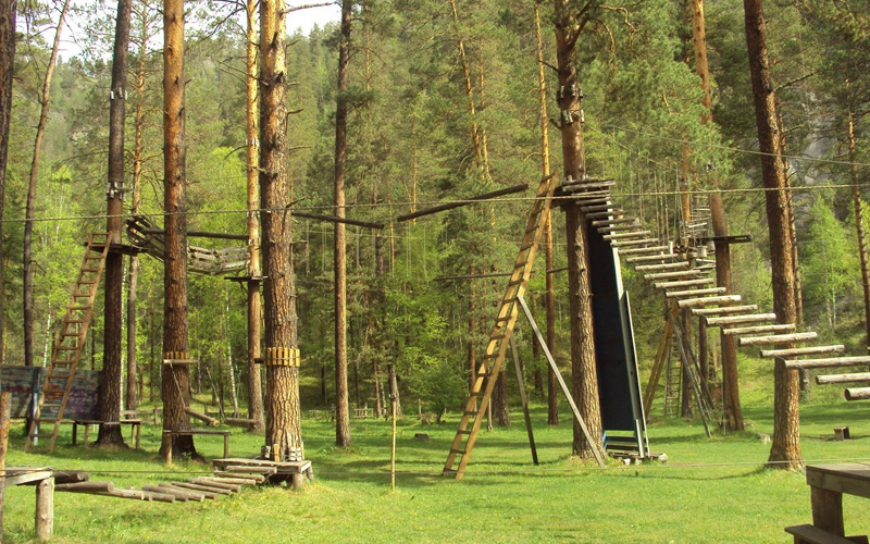 Parc extrême dans le village d'Oust-Sema